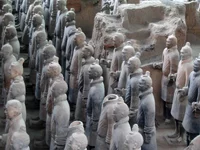 Miniatura: Terakotowa Armia. Nieruchoma armia sprzed...