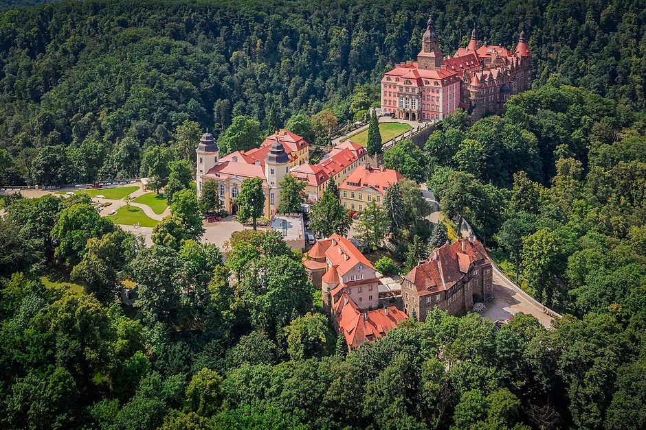 Miniatura: Szczątki Hochbergów w nieoczekiwanym...