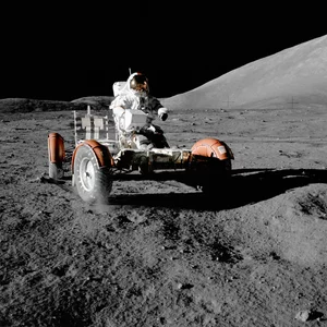 Miniatura: Program Apollo wyniósł człowieka na...