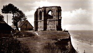 Kościół w Trzęsaczu. Ruiny pełne legend i historii