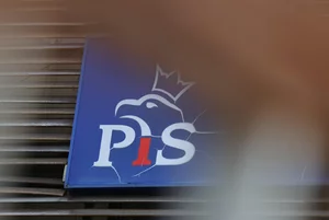 Miniatura: PiS reorganizuje się po rozłamie. Nowy...