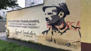 Mińsk Mazowiecki: Zdewastowano mural upamiętniający majora Łupaszkę