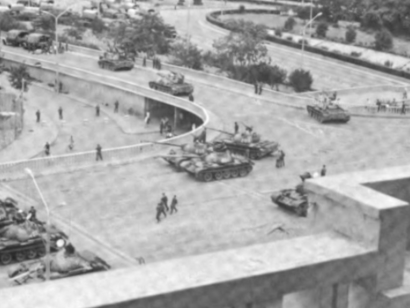 Tian’anmen i słynny człowiek „czołgista”. Kim był? Mroczna karta z historii Chin