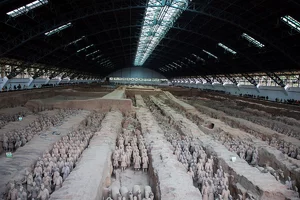 Miniatura: Chiny: Turysta szarpał się z ochroną i...