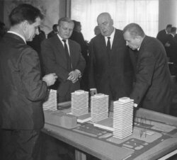 Miniatura: Wieczny premier. Tajemnice Józefa...