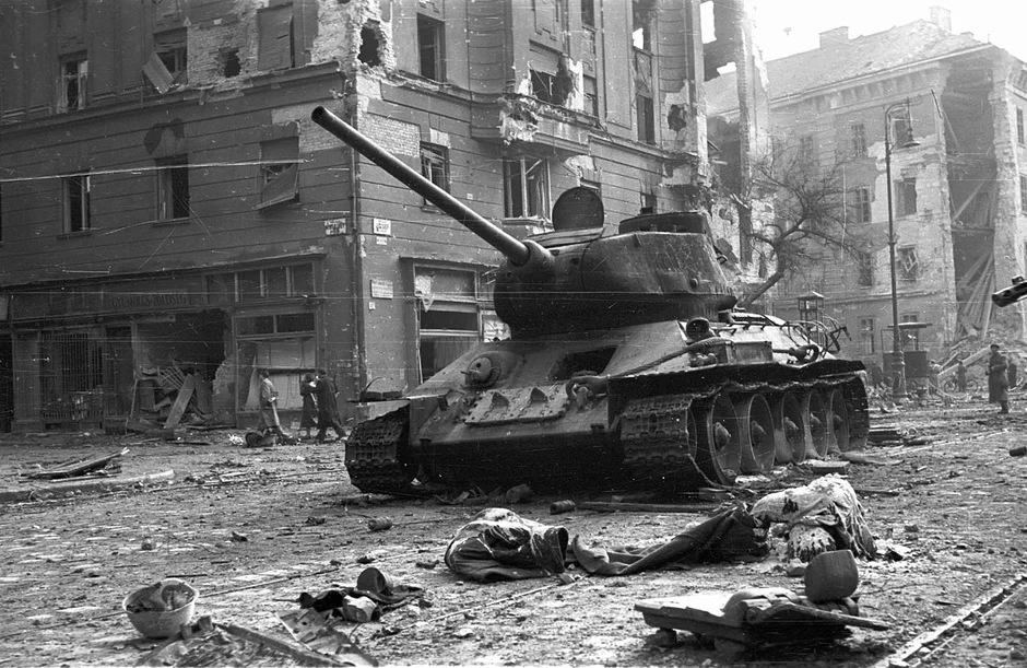 Miniatura: Rewolucja po węgiersku. 70 lat temu...