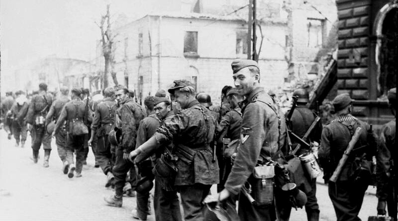 Kto, słynący z wielkiej brutalności, dowodził jedną z niemieckich jednostek pacyfikujących Powstanie?