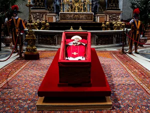 Miniatura: Po śmierci papieża Franciszka. Egzotyczny...